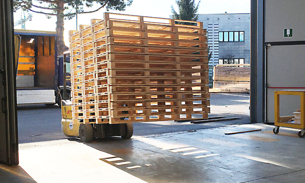 Manufacturer Direct Pallets and Skids at unbeatable prices!