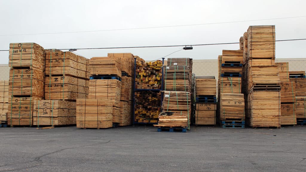 Our Pallet Core Buy-Back Program ensures your used, broken, or excess pallets are reused, broken down for reconstruction, or responsibly disposed of through recycling, mulching, or sawdust material reuse.
